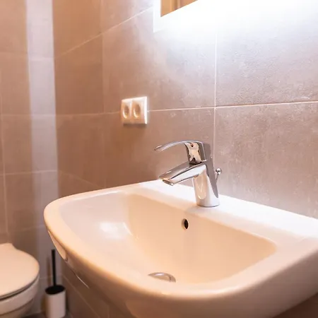 Unea In - Vollausgestattete