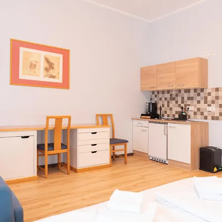 Unea In - Vollausgestattete