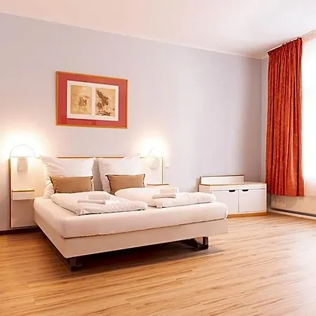מלון Unea In - Vollausgestattete 3*