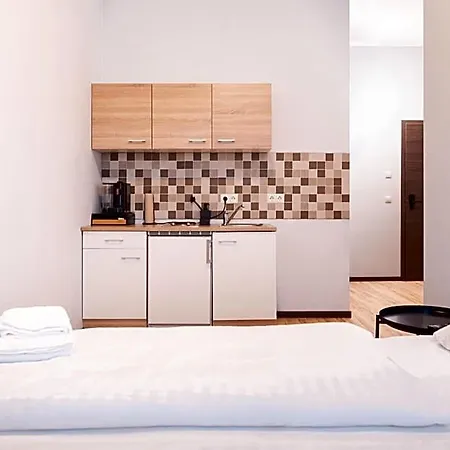 מלון Unea In - Vollausgestattete 3*