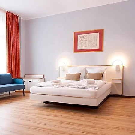 מלון Unea In - Vollausgestattete 3*