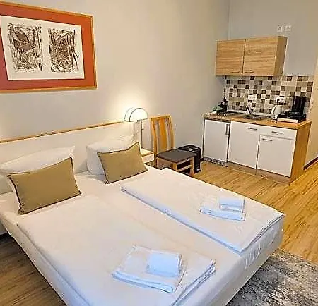 Unea In - Vollausgestattete מלון 3*