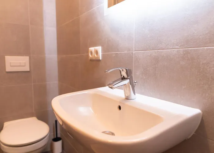 Unea In - Vollausgestattete